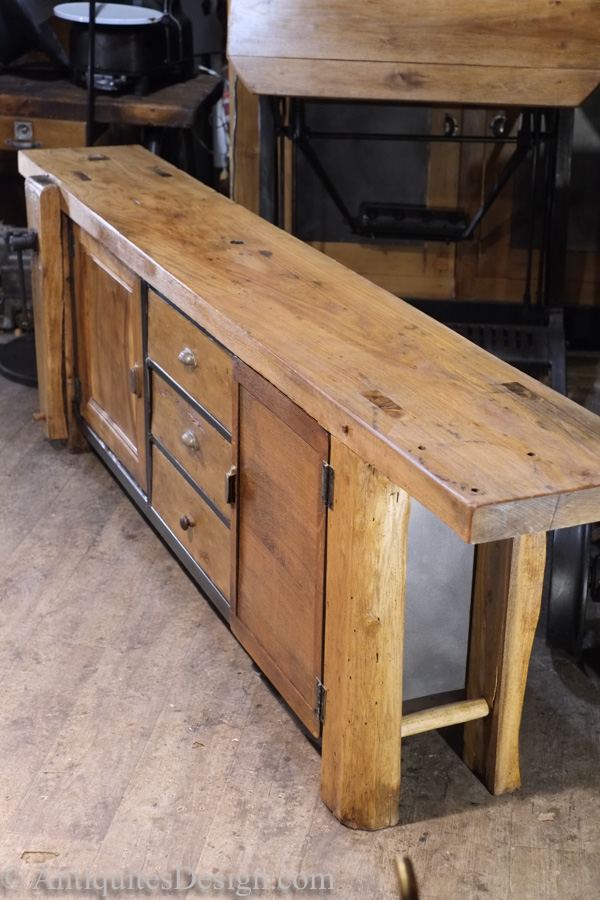 etabli de metier de menuisier transforme en rangement